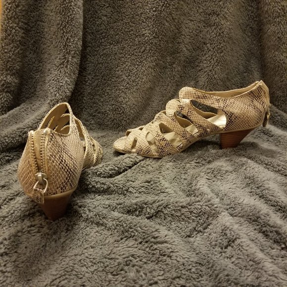 Giani Bernini heels - Picture 1 of 3